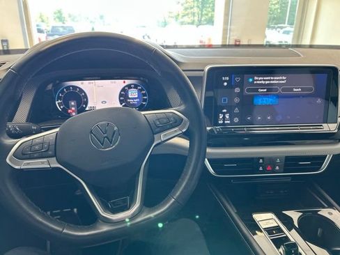 Used 2024 Volkswagen Atlas Cross Sport SEL Premium R-Line AWD/4WD image 11