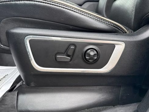 Used 2021 RAM 1500 Laramie AWD/4WD image 11