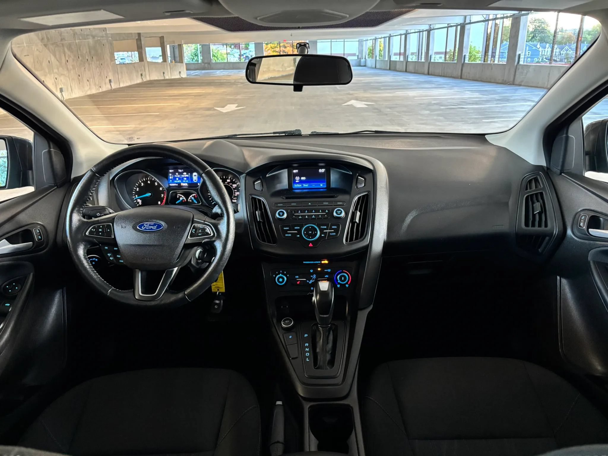 Used 2016 Ford Focus SE w/ SE Cold Weather Package FWD image 26