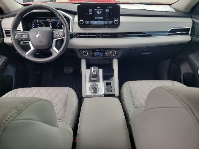 Used 2023 Mitsubishi Outlander SEL FWD image 15