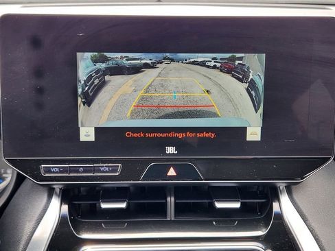Used 2023 Toyota Venza XLE AWD/4WD image 16
