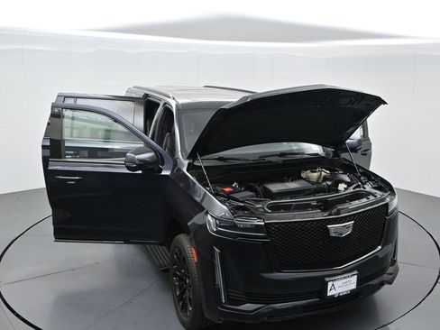 Used 2023 Cadillac Escalade ESV Sport Platinum w/ LPO, ONYX Package image 45