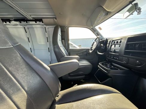 Used 2022 Chevrolet Express 2500 w/ Driver Convenience Package RWD image 11