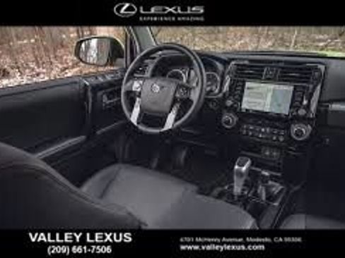 Used 2022 Toyota 4Runner Limited image 11