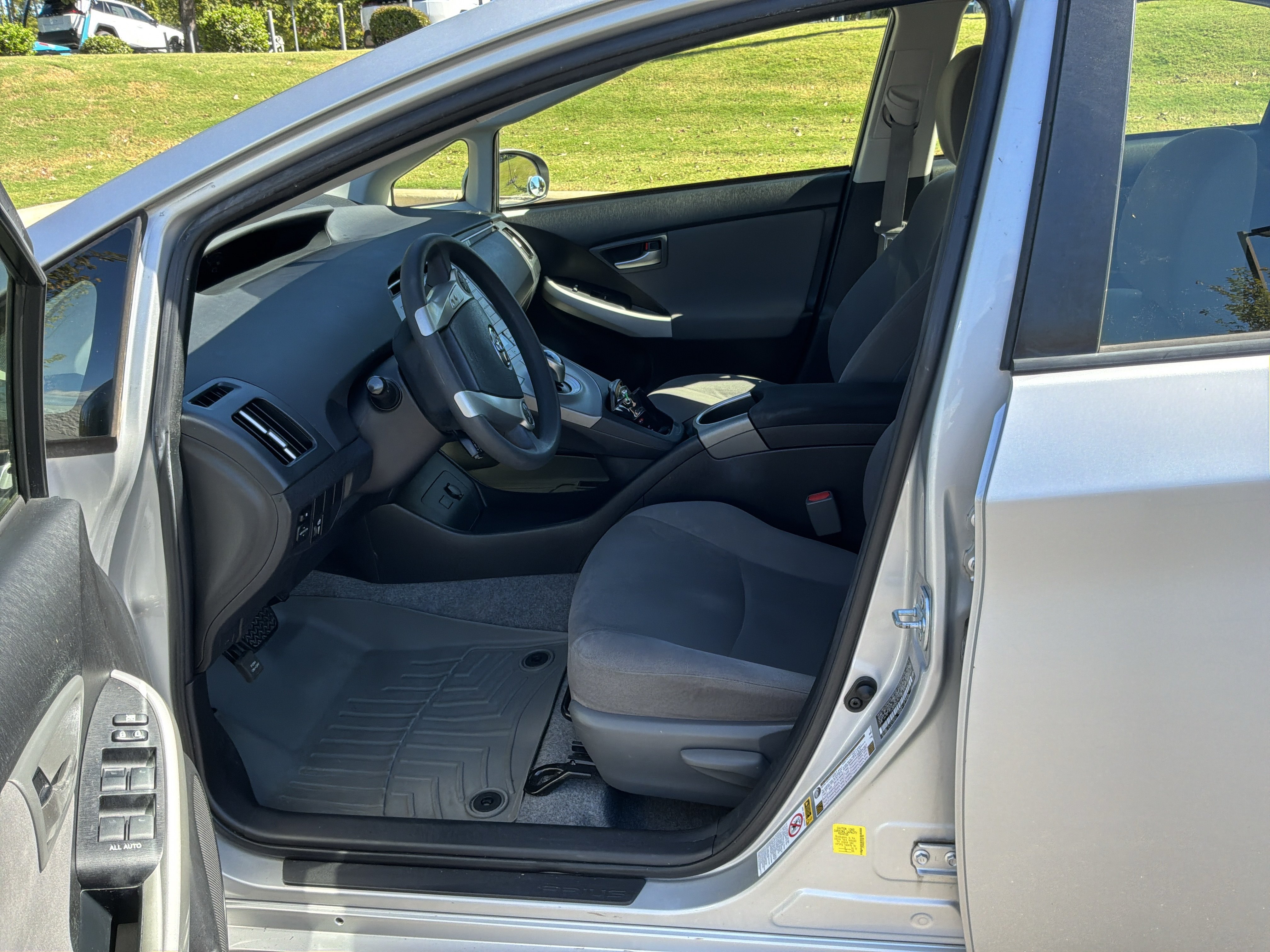Used 2015 Toyota Prius Two FWD image 15