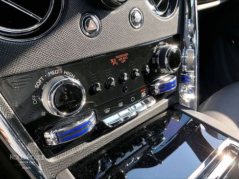 Certified 2021 Rolls-Royce Cullinan image 28