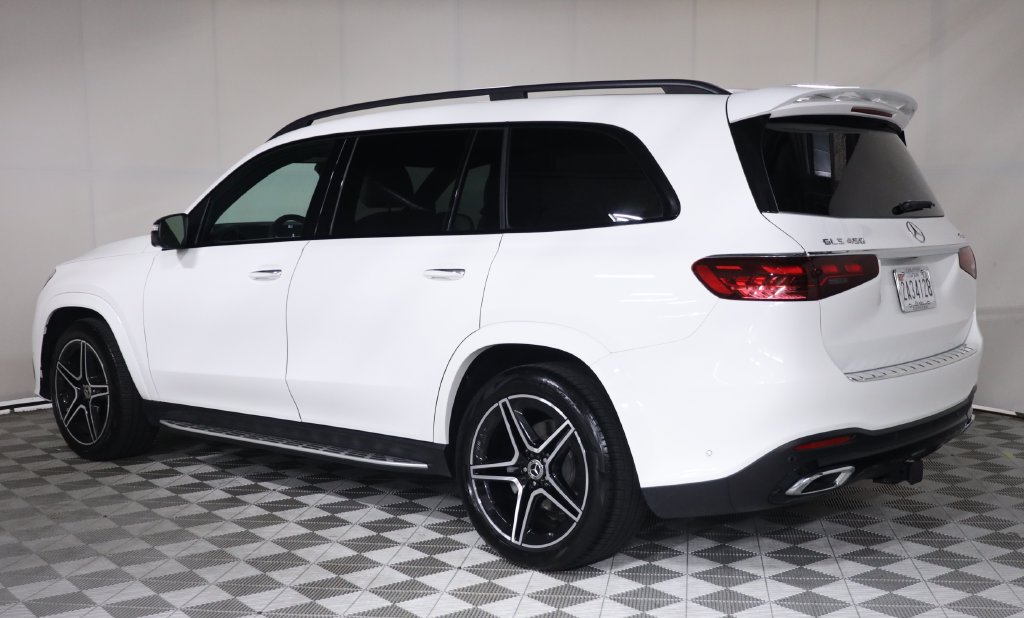 Used 2025 Mercedes-Benz GLS 450 4MATIC w/ AMG Line Exterior image 4