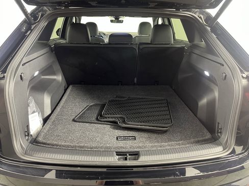 Certified 2025 Volkswagen Atlas Cross Sport SE image 27