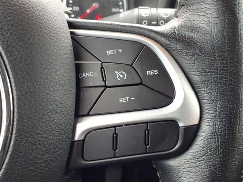 Certified 2023 Jeep Renegade Latitude w/ Premium Group image 23