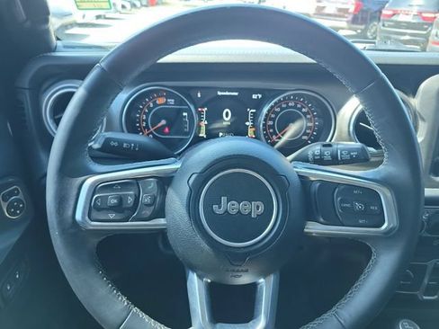 Used 2018 Jeep Wrangler Unlimited Sahara w/ LED Lighting Group AWD/4WD image 18
