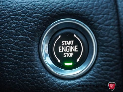 Used 2021 GMC Yukon XL Denali w/ Denali Premium Package image 23