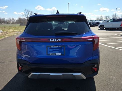 Used 2024 Kia Seltos S FWD image 9