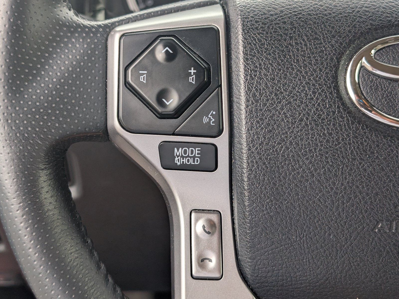 Used 2020 Toyota 4Runner Limited RWD image 23