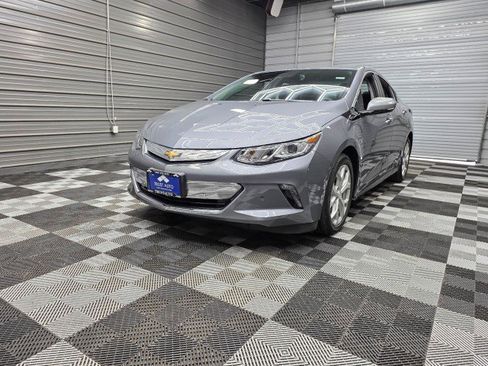 Used 2018 Chevrolet Volt Premier w/ Driver Confidence Package FWD image 41