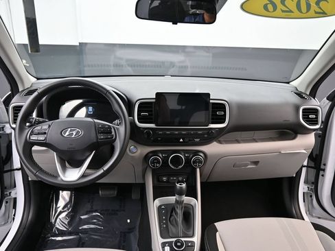 Certified 2026 Hyundai Venue SEL FWD image 10