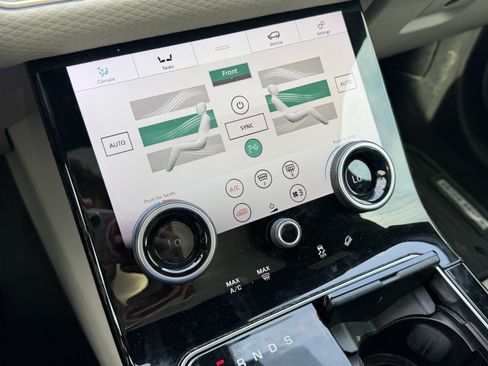 Used 2020 Land Rover Range Rover Velar R-Dynamic S AWD/4WD image 22