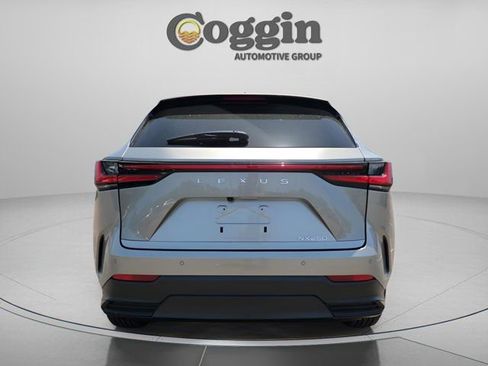 Used 2025 Lexus NX 250 FWD w/ Towing Package (2000 Lbs) image 4