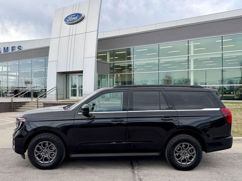 Certified 2025 Ford Expedition Active AWD/4WD image 3