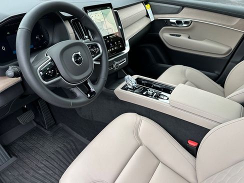 New 2026 Volvo XC90 B6 Plus w/ Protection Package Premier image 9