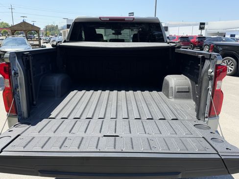 Used 2023 Chevrolet Silverado 1500 LT Trail Boss w/ Protection Package AWD/4WD image 4