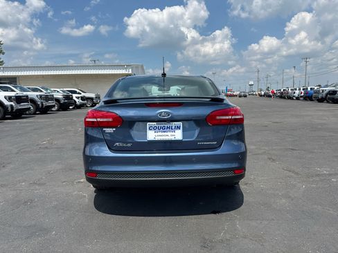 Used 2018 Ford Focus Titanium w/ Titanium Technology Package FWD image 4