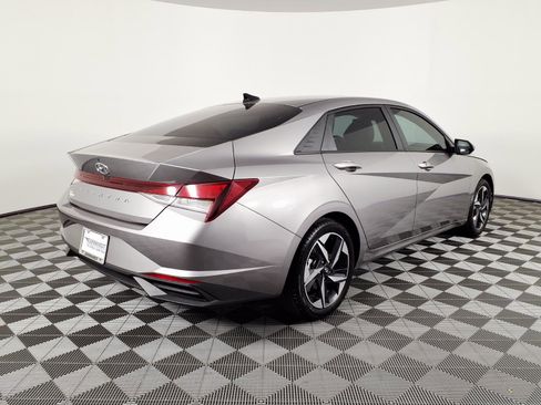 Certified 2023 Hyundai Elantra SEL w/ Convenience Package FWD image 4