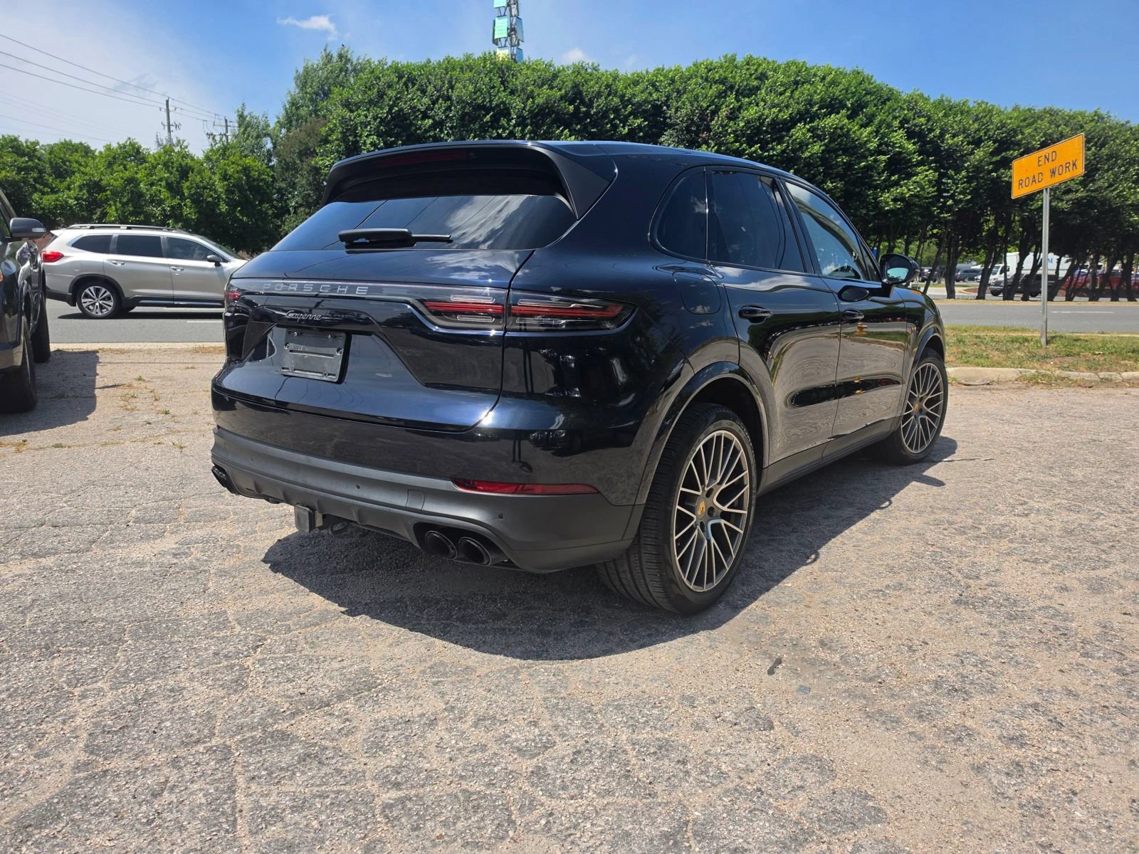 Used 2023 Porsche Cayenne AWD/4WD image 10