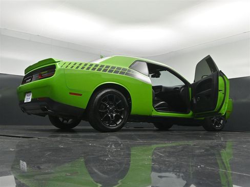 Used 2017 Dodge Challenger GT w/ GT Interior Package AWD/4WD image 39