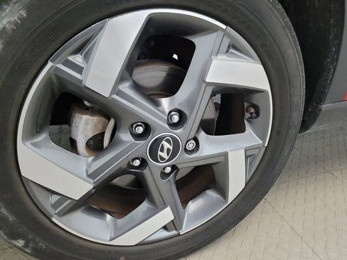 Used 2023 Hyundai Venue SEL FWD image 31