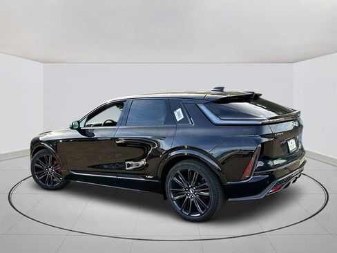 New 2026 Cadillac Lyriq V w/ Exterior Carbon Fiber Package AWD/4WD image 3