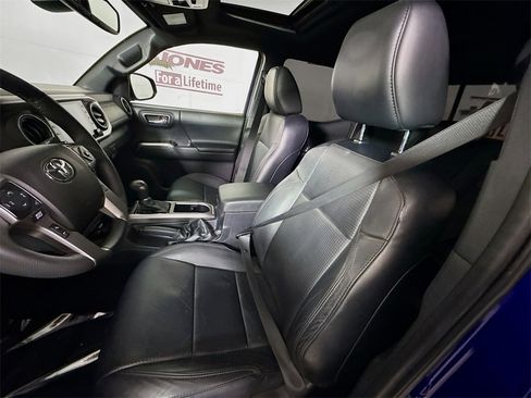 Certified 2022 Toyota Tacoma Limited image 27