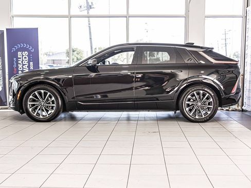Used 2024 Cadillac Lyriq Sport image 7