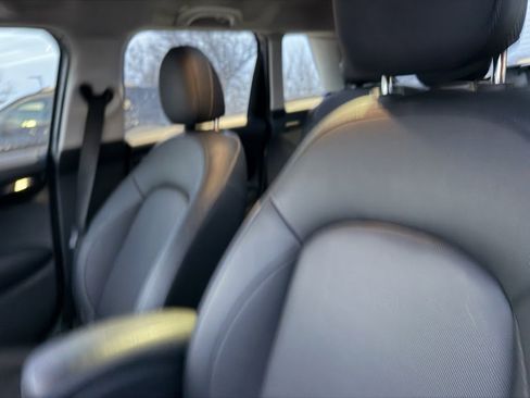 Used 2019 MINI Cooper 4-Door Hardtop w/ Storage Package image 9