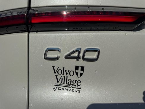 Certified 2022 Volvo C40 P8 Recharge Ultimate image 8