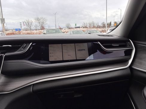 Used 2023 Jeep Grand Cherokee 4WD 4xe image 27