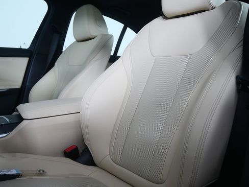 Certified 2023 BMW 330i Sedan w/ Premium Package image 11