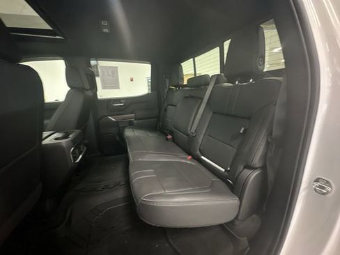 Used 2022 Chevrolet Silverado 1500 High Country w/ Technology Package AWD/4WD image 28