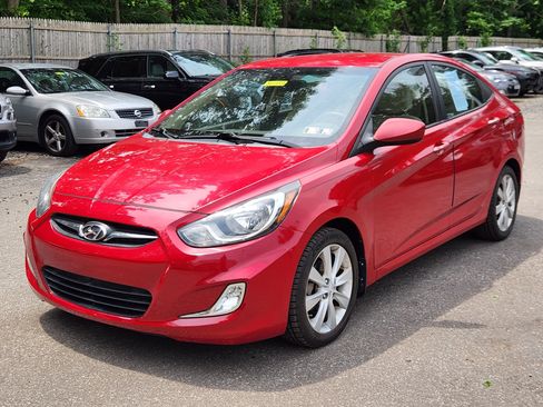 Used 2013 Hyundai Accent GLS w/ Premium Pkg FWD image 2