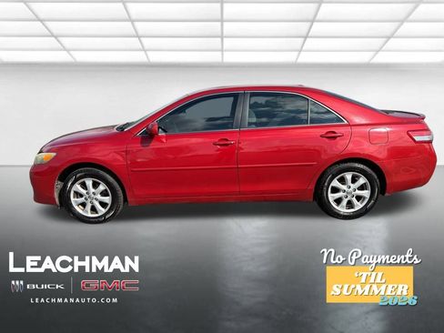 Used 2010 Toyota Camry LE image 7