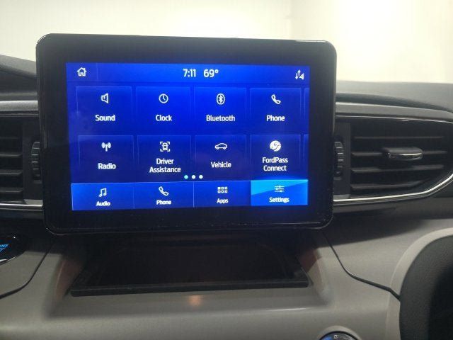 Used 2023 Ford Explorer XLT w/ Equipment Group 202A AWD/4WD image 23