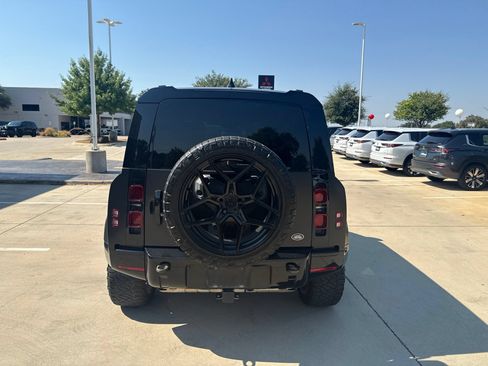 Used 2022 Land Rover Defender 110 X-Dynamic HSE AWD/4WD image 4