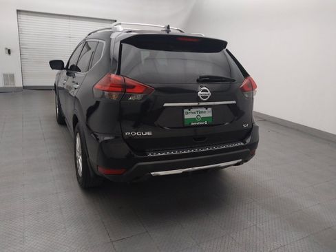Used 2017 Nissan Rogue SV FWD image 6