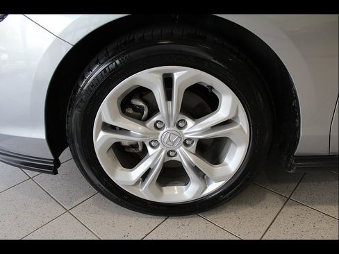 Certified 2025 Honda Accord LX image 9