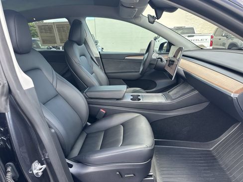 Used 2025 Tesla Model Y Long Range RWD image 22