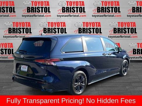 Used 2025 Toyota Sienna XSE AWD/4WD image 3