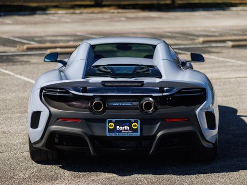 Used 2016 McLaren 675LT Spider image 41