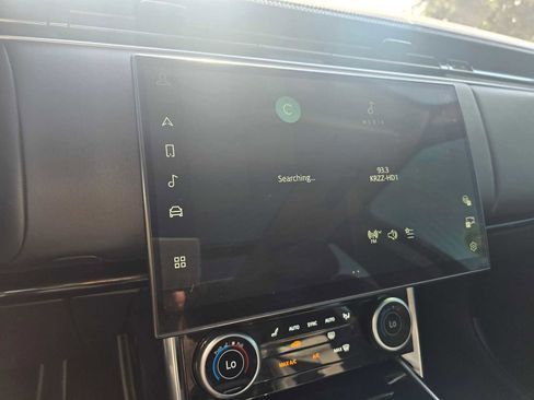 Used 2022 Land Rover Range Rover SE image 29