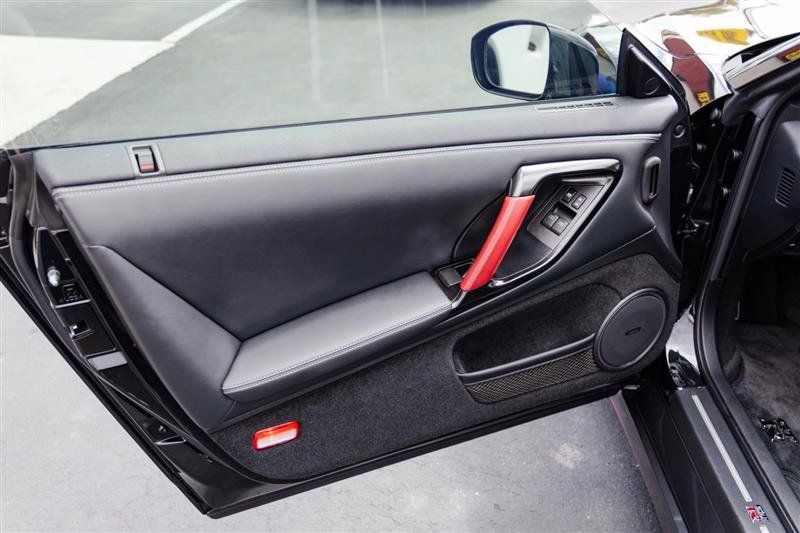 Used 2015 Nissan GT-R Black Edition AWD/4WD image 16