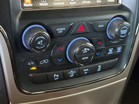 Used 2014 Jeep Grand Cherokee Summit image 17