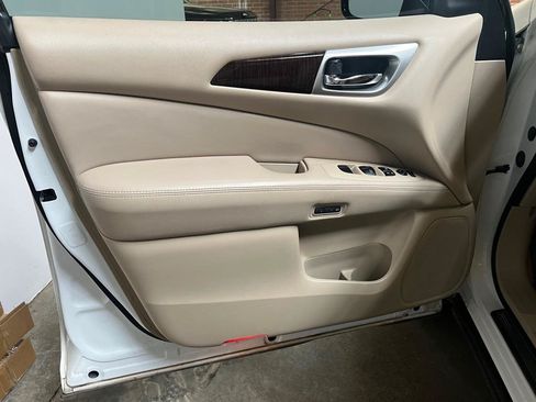 Used 2014 Nissan Pathfinder SL w/ SL Tech Package AWD/4WD image 27